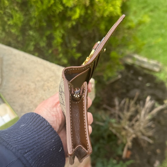 NWOT GUCCI 1955 Horsebit GG Supreme Canvas & Leather Compact Wallet (Brown/Gold) - Picture 11 of 16